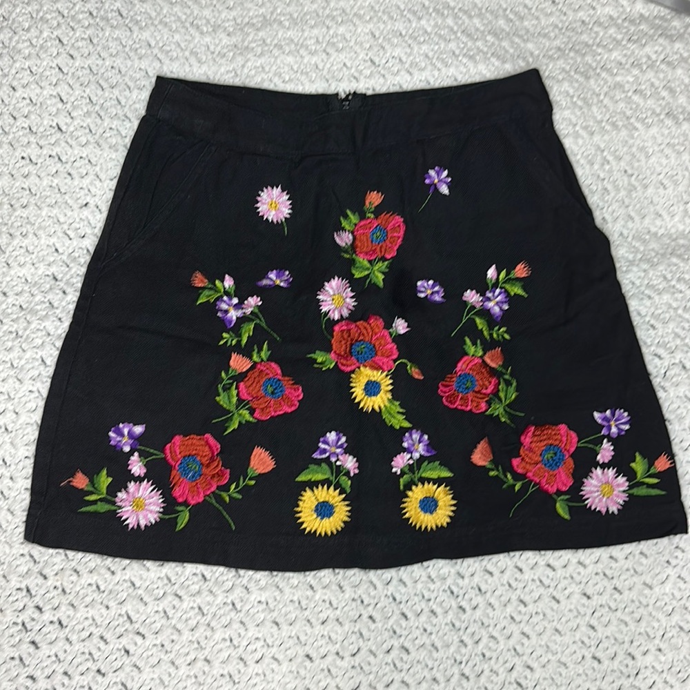 TOPSHOP embroidered mini skirt